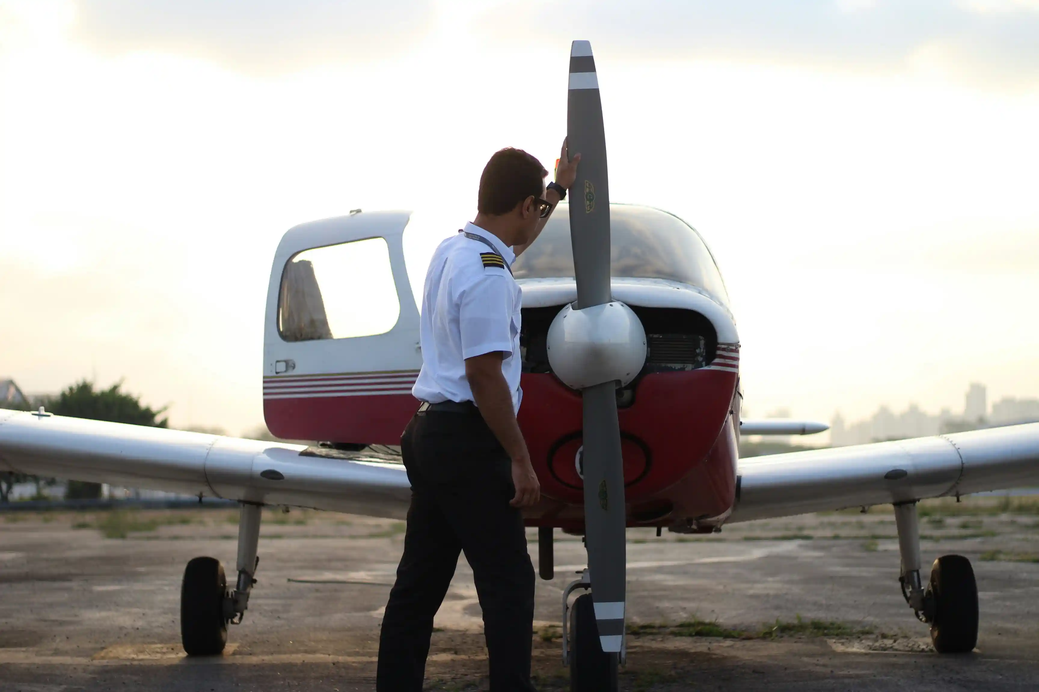 Commercial pilot briefing
